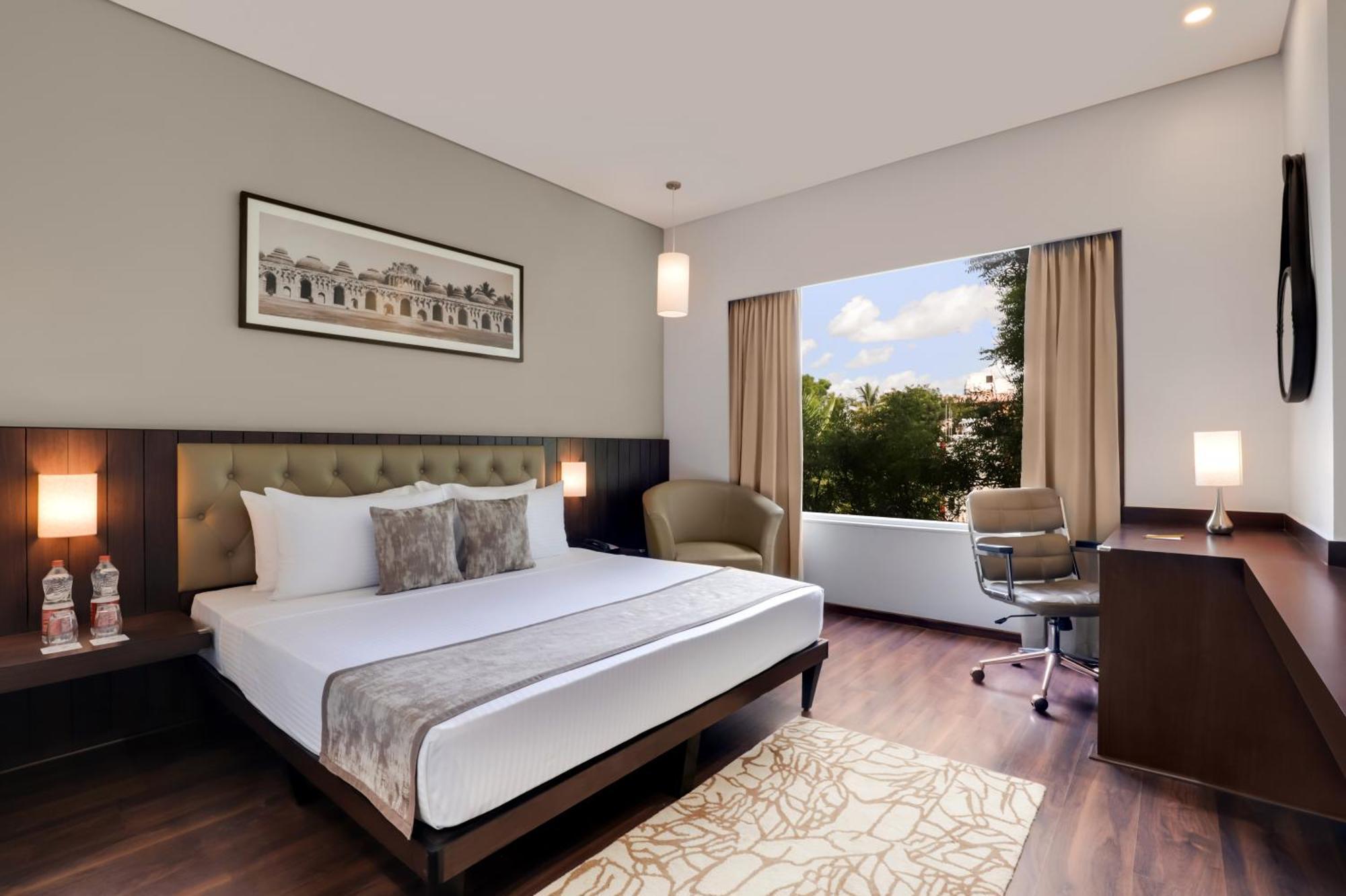 Lemon Tree Hotel, Hubli Bilik gambar