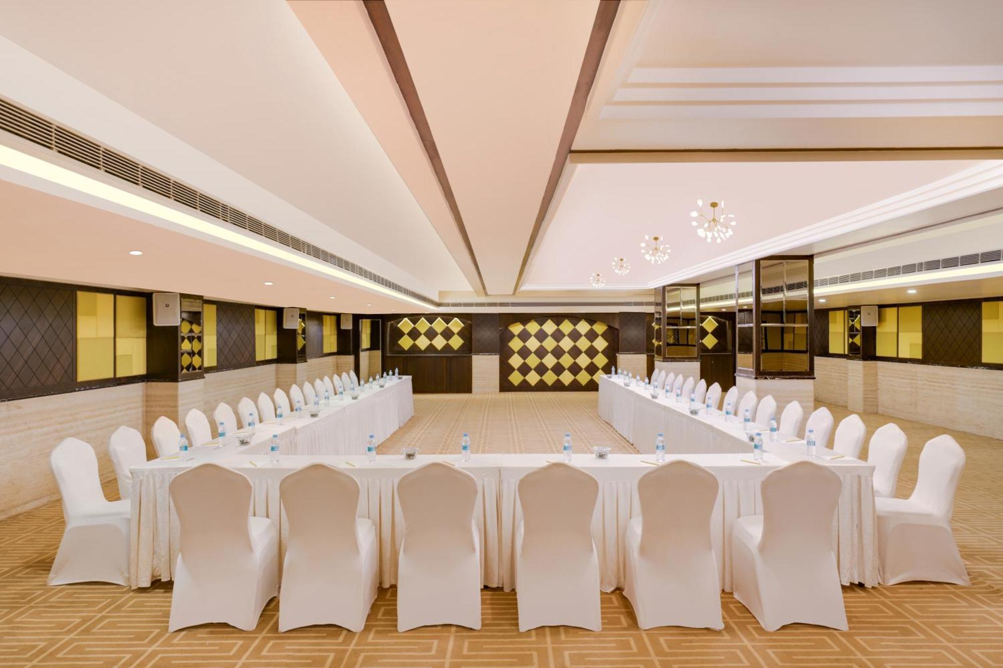 Lemon Tree Hotel, Hubli Luaran gambar